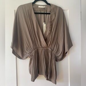 Mustard Seed Tan/Grey Plunge V-Neck Kimono Sleeve Blouse